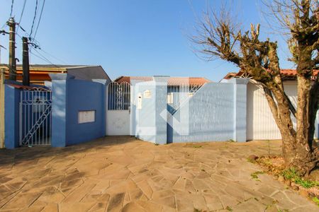 Fachada de casa à venda com 3 quartos, 120m² em Harmonia, Canoas