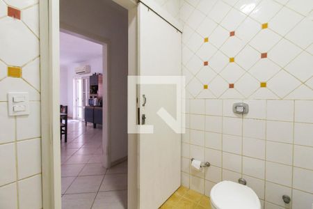 Banheiro Social de casa à venda com 3 quartos, 120m² em Harmonia, Canoas