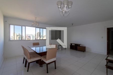Sala de apartamento para alugar com 2 quartos, 135m² em Centro, Campinas