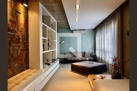 Sala de Estar de apartamento à venda com 2 quartos, 140m² em Cambuí, Campinas