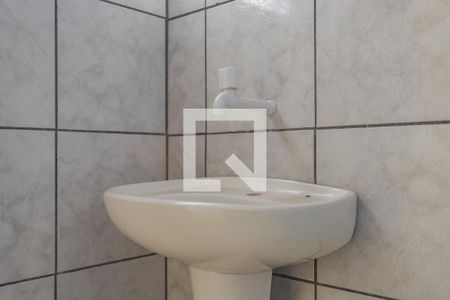 Banheiro de apartamento à venda com 2 quartos, 72m² em Sarandi, Porto Alegre