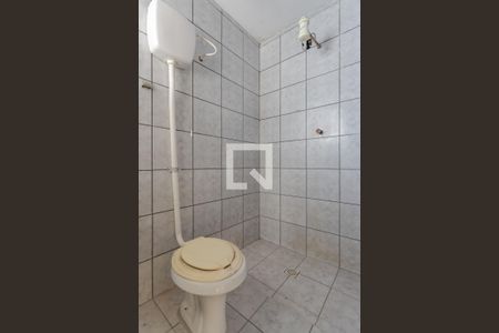 Banheiro de apartamento à venda com 2 quartos, 72m² em Sarandi, Porto Alegre
