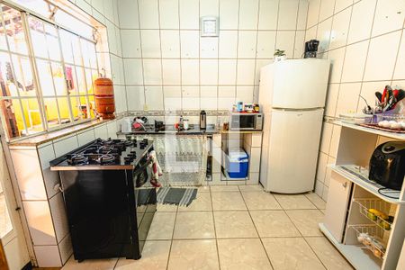 Cozinha de casa à venda com 3 quartos, 360m² em Rio Branco, Belo Horizonte
