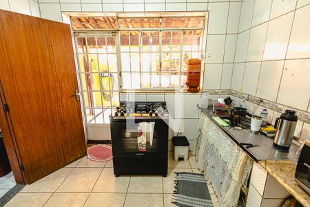 Cozinha de casa à venda com 3 quartos, 360m² em Rio Branco, Belo Horizonte