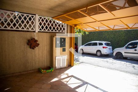 Garagem de casa à venda com 2 quartos, 134m² em Vila Congonhas, São Paulo