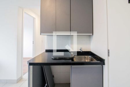 Sala/Cozinha de apartamento à venda com 2 quartos, 32m² em Jardim Celeste, São Paulo