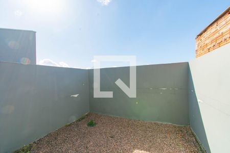 Varanda/Quarto 2 de casa para alugar com 2 quartos, 50m² em Olaria, Canoas