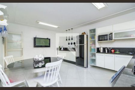 Casa para alugar com 3 quartos, 344m² em Chácara das Pedras, Porto Alegre