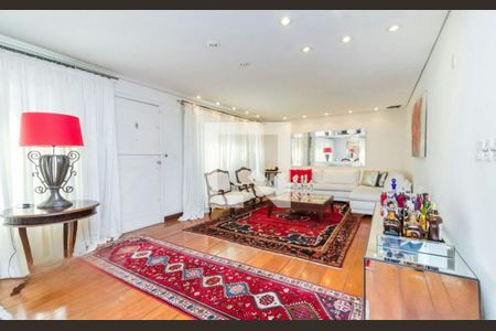 Casa para alugar com 3 quartos, 344m² em Chácara das Pedras, Porto Alegre