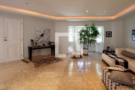 Sala de casa à venda com 4 quartos, 574m² em Barra da Tijuca, Rio de Janeiro