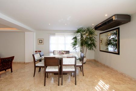 Sala de casa à venda com 4 quartos, 574m² em Barra da Tijuca, Rio de Janeiro