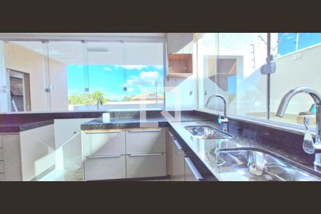 Cozinha de casa à venda com 4 quartos, 450m² em Lundcéia, Lagoa Santa