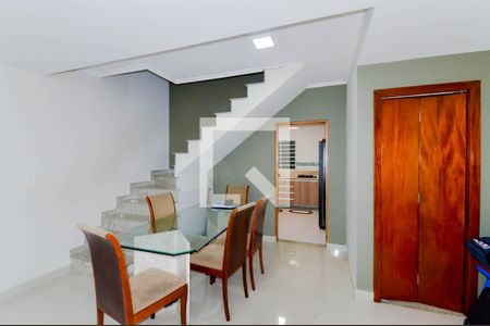 Sala de casa à venda com 3 quartos, 126m² em Jardim Santa Clara, Guarulhos