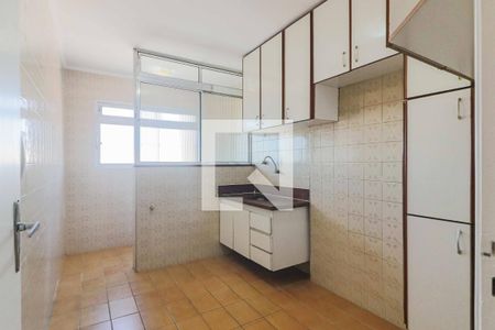 Cozinha de apartamento à venda com 2 quartos, 55m² em Vila Butantã, São Paulo