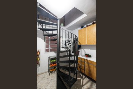 Escada de apartamento para alugar com 4 quartos, 220m² em Lauzane Paulista, São Paulo