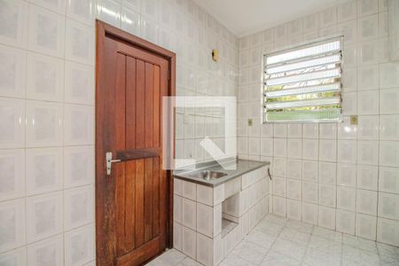 Cozinha e Área de Serviço de apartamento à venda com 3 quartos, 86m² em Floresta, Porto Alegre