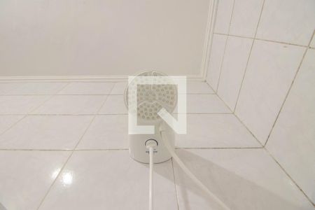 Banheiro de apartamento à venda com 3 quartos, 86m² em Floresta, Porto Alegre