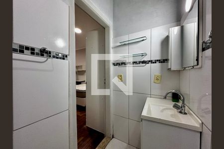 Banheiro de kitnet/studio para alugar com 1 quarto, 22m² em Campo Belo, São Paulo