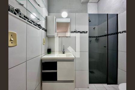 Banheiro de kitnet/studio para alugar com 1 quarto, 22m² em Campo Belo, São Paulo