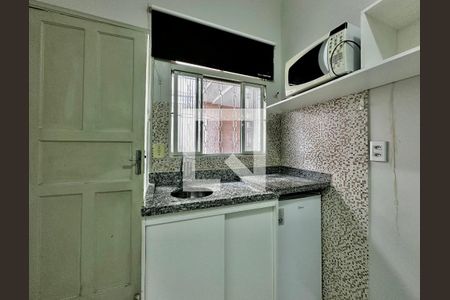 Cozinha de kitnet/studio para alugar com 0 quarto, 22m² em Campo Belo, São Paulo