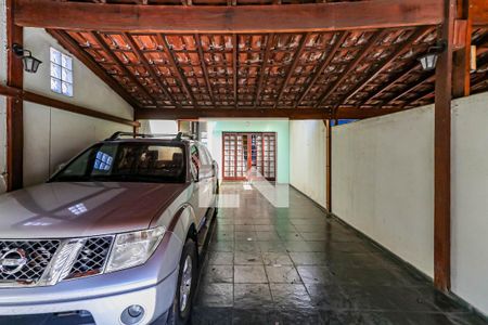 Garagem de casa à venda com 3 quartos, 185m² em Vila Adalgisa, São Paulo