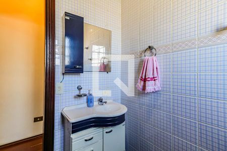 Banheiro social de casa à venda com 3 quartos, 185m² em Vila Adalgisa, São Paulo