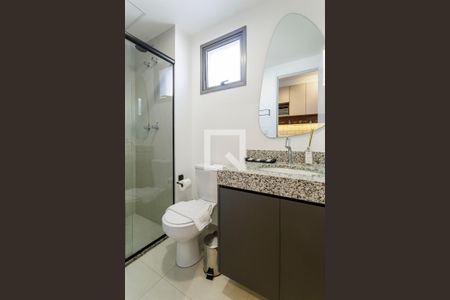Banheiro de kitnet/studio para alugar com 1 quarto, 25m² em Vila Nova Conceição, São Paulo