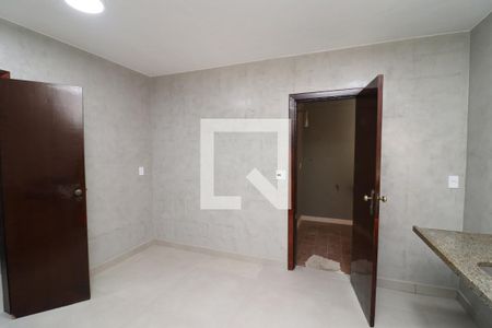 Quarto 1 de casa para alugar com 3 quartos, 503m² em Jardim Guanabara, Rio de Janeiro