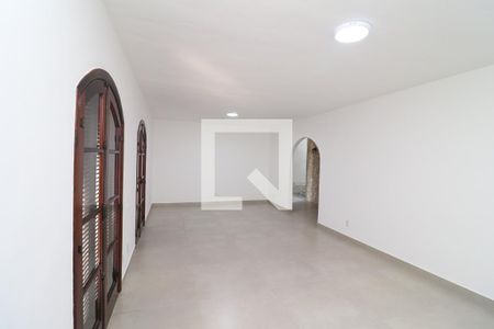 Sala de casa para alugar com 3 quartos, 503m² em Jardim Guanabara, Rio de Janeiro