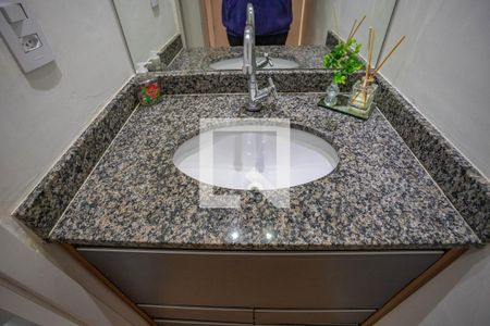 Banheiro de apartamento à venda com 3 quartos, 56m² em Centro, Diadema