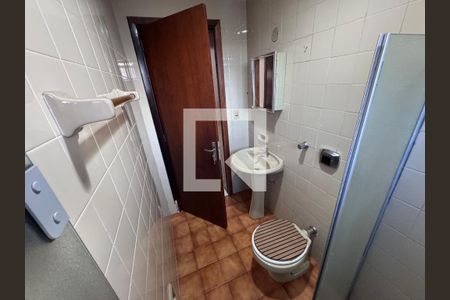 Banheiro de apartamento à venda com 1 quarto, 42m² em Centro, São Leopoldo