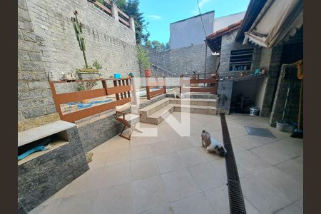 Casa à venda com 4 quartos, 675m² em Pé Pequeno, Niterói