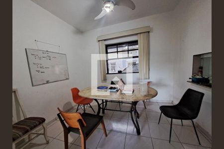 Casa à venda com 4 quartos, 675m² em Pé Pequeno, Niterói