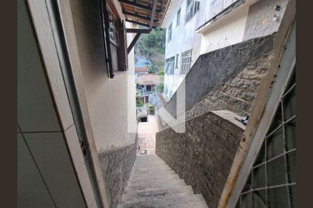 Casa à venda com 4 quartos, 675m² em Pé Pequeno, Niterói