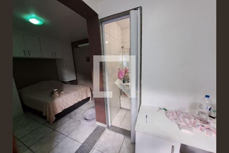 Casa à venda com 4 quartos, 675m² em Pé Pequeno, Niterói