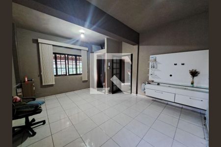 Casa à venda com 4 quartos, 675m² em Pé Pequeno, Niterói