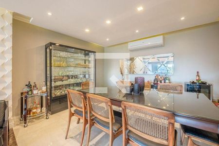 Casa à venda com 4 quartos, 357m² em Chácara das Pedras, Porto Alegre