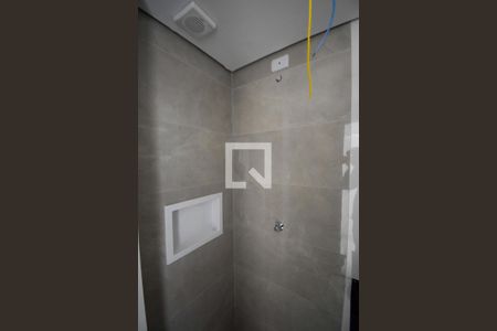 Banheiro de apartamento à venda com 2 quartos, 40m² em Vila Carrão, São Paulo