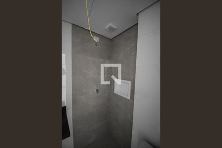 Banheiro de apartamento à venda com 1 quarto, 30m² em Vila Carrão, São Paulo