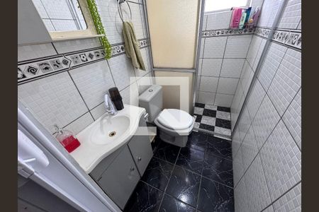 Banheiro de casa à venda com 2 quartos, 140m² em Santos Dumont, São Leopoldo