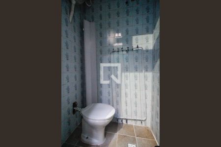 Banheiro de serviço de casa à venda com 2 quartos, 114m² em Água Fria, São Paulo