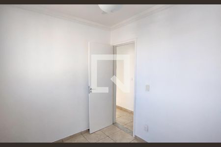 Quarto 1 de apartamento para alugar com 3 quartos, 70m² em Santa Efigênia, Belo Horizonte