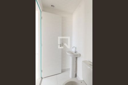 Banheiro de apartamento para alugar com 2 quartos, 33m² em Fazenda Aricanduva, São Paulo