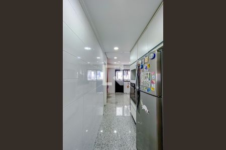 Cozinha de apartamento à venda com 3 quartos, 143m² em Vila Bertioga, São Paulo