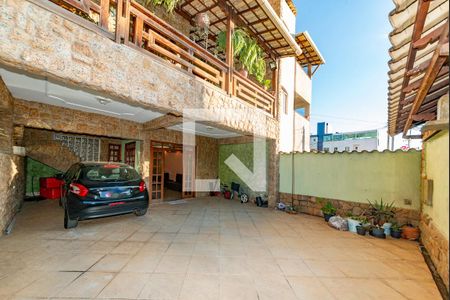 Garagem de casa para alugar com 4 quartos, 297m² em Teixeira Dias, Belo Horizonte