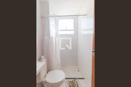 Banheiro de apartamento para alugar com 2 quartos, 42m² em Cavalhada, Porto Alegre