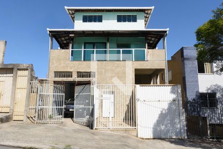 Fachada de casa à venda com 3 quartos, 600m² em Diamante, Belo Horizonte