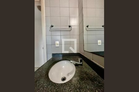 Banheiro de apartamento para alugar com 1 quarto, 58m² em Parque Brasília, Campinas