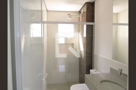 Banheiro de kitnet/studio para alugar com 1 quarto, 29m² em Santa Maria, Osasco