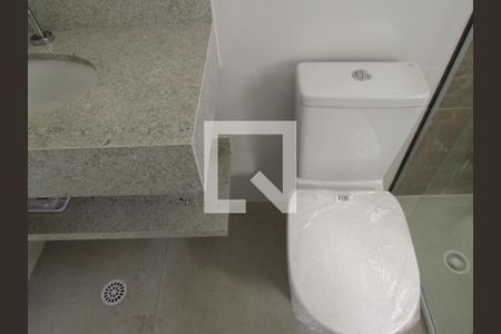 Banheiro de kitnet/studio para alugar com 1 quarto, 29m² em Santa Maria, Osasco